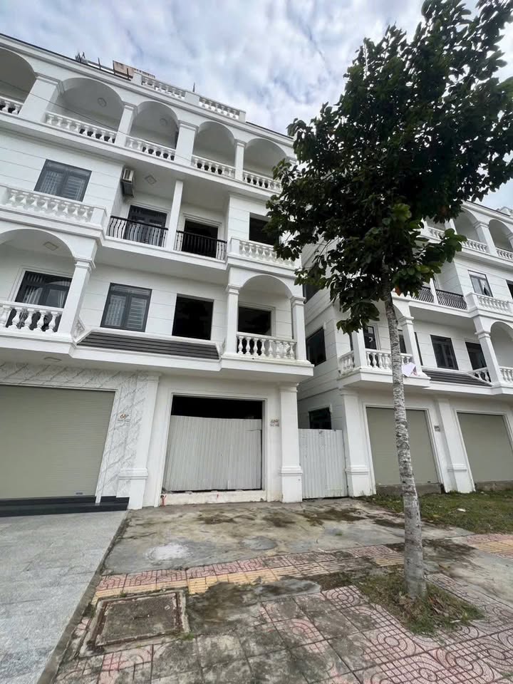 Nhà 2 mặt tiền Võ Văn Kiệt, Vĩnh Long kinh doanh, ở, làm khách sạn đều 'ngon'