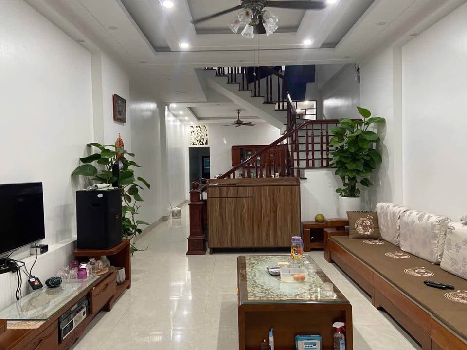 Nhà 2 tầng tum Tân Thanh, 3,55 tỷ có thương lượng, full công năng