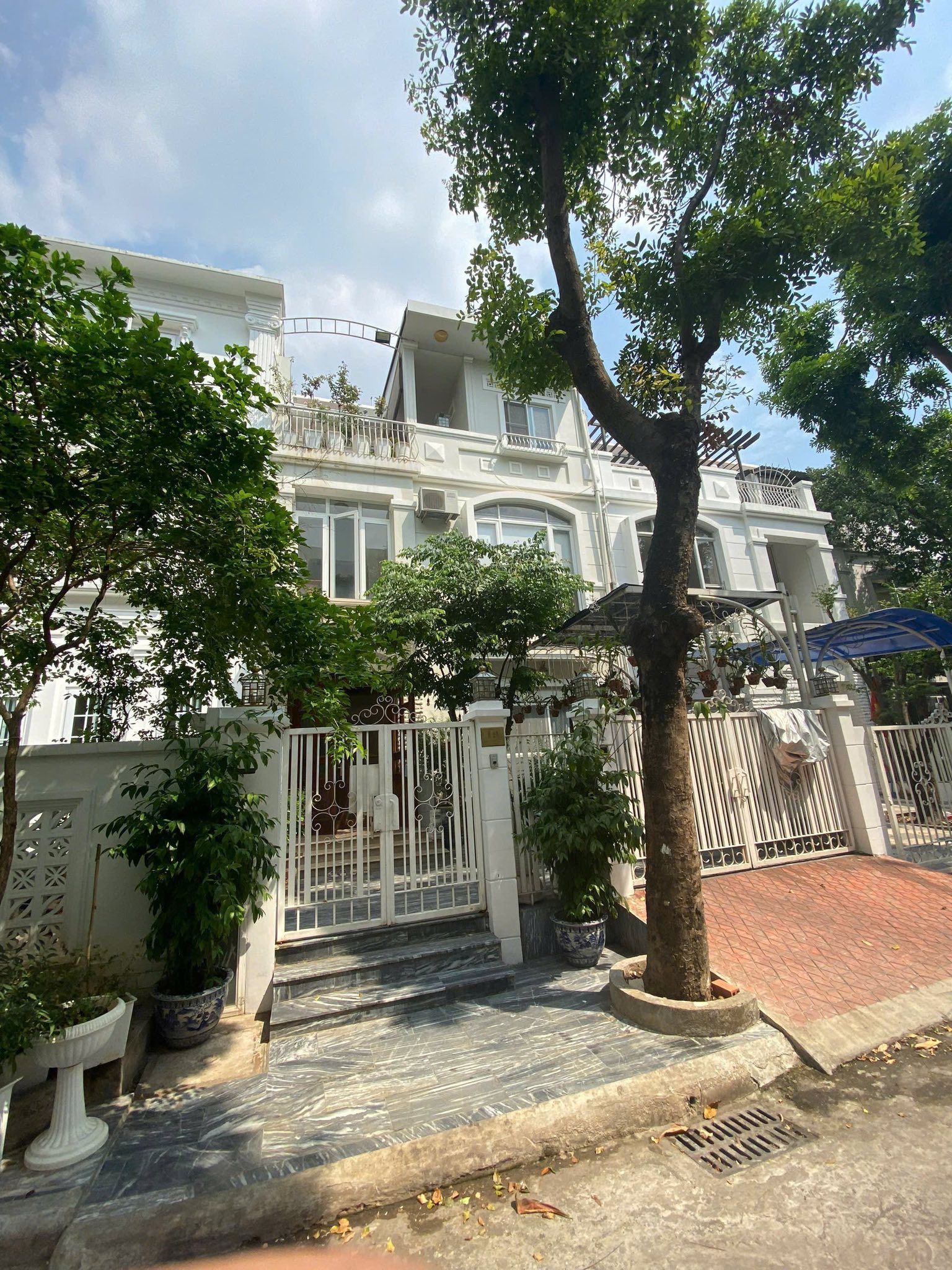 Cho thuê biệt thự Mỹ Giang 2B, Phú Mỹ Hưng, nội thất cao cấp, vào ở ngay