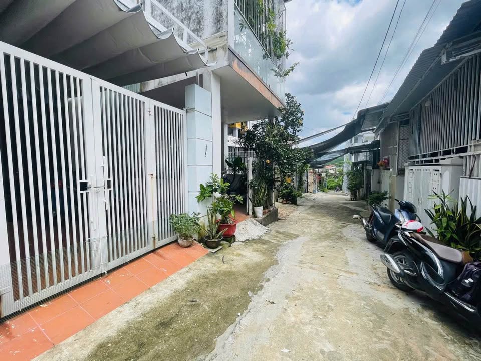 Nhà 2 tầng kiên cố, 75m2, 3 phòng ngủ, gần chợ An Tây, chỉ 1,78 tỷ