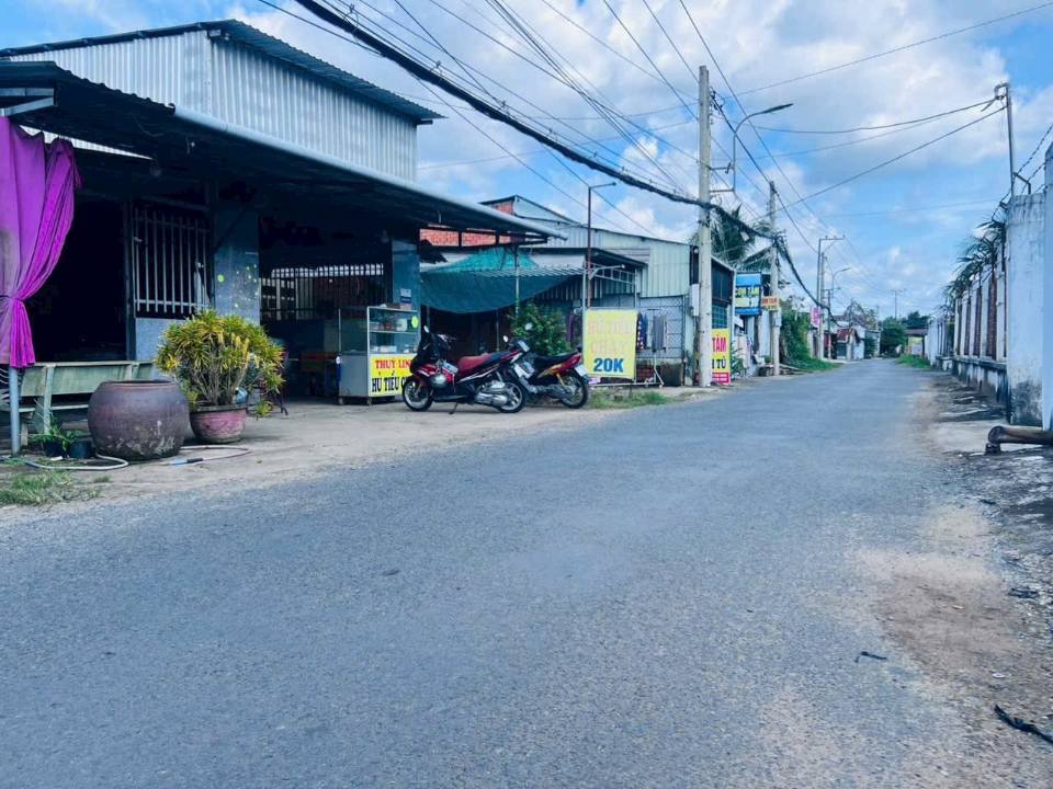 Bạn đang tìm kiếm một bất động sản mặt tiền đường Nguyễn Văn Trung, phường 8