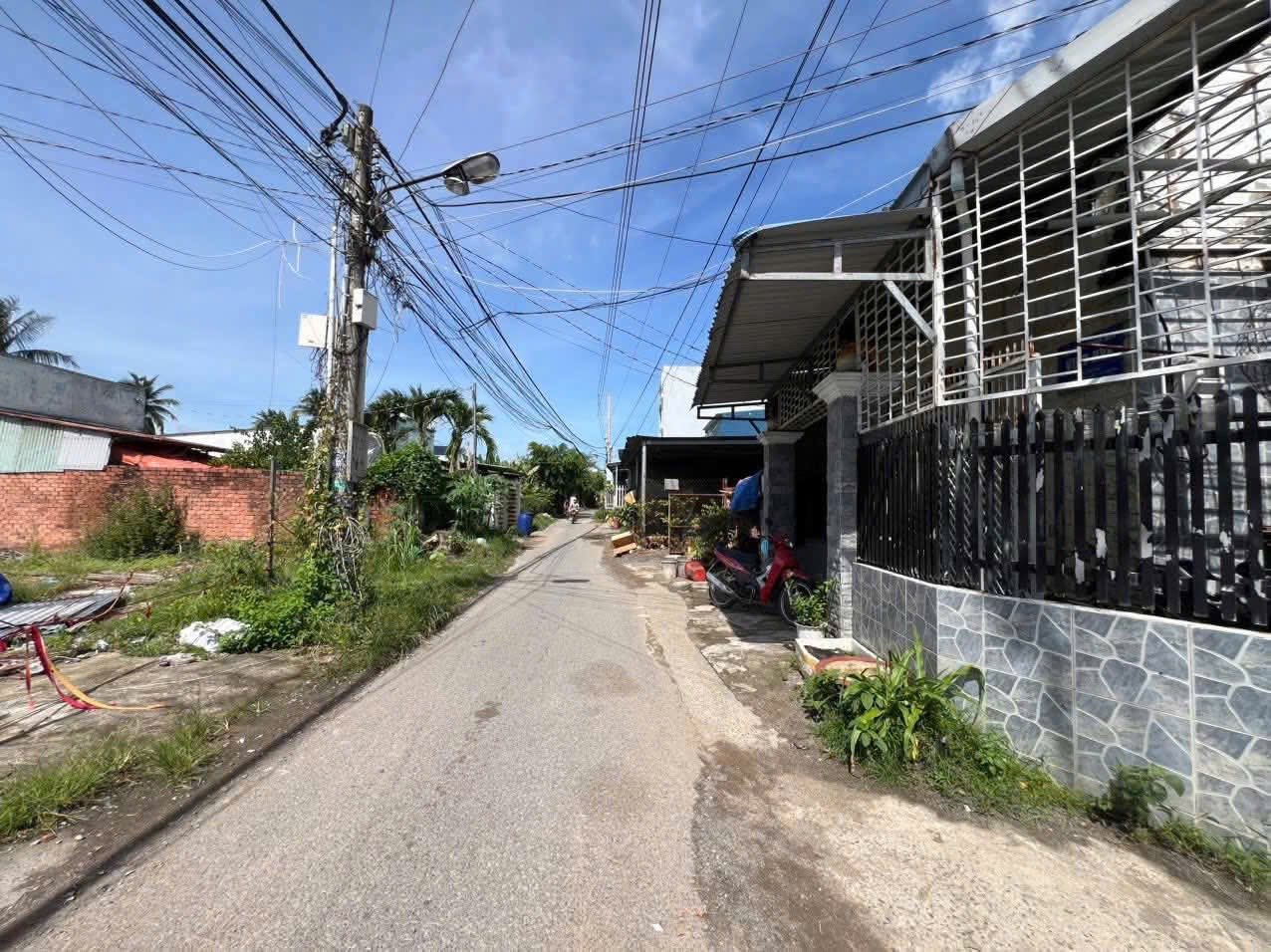 Đất nền Long Thọ, Nhơn Trạch, 2 mặt tiền, xây dựng tự do, giá 2,1 tỷ