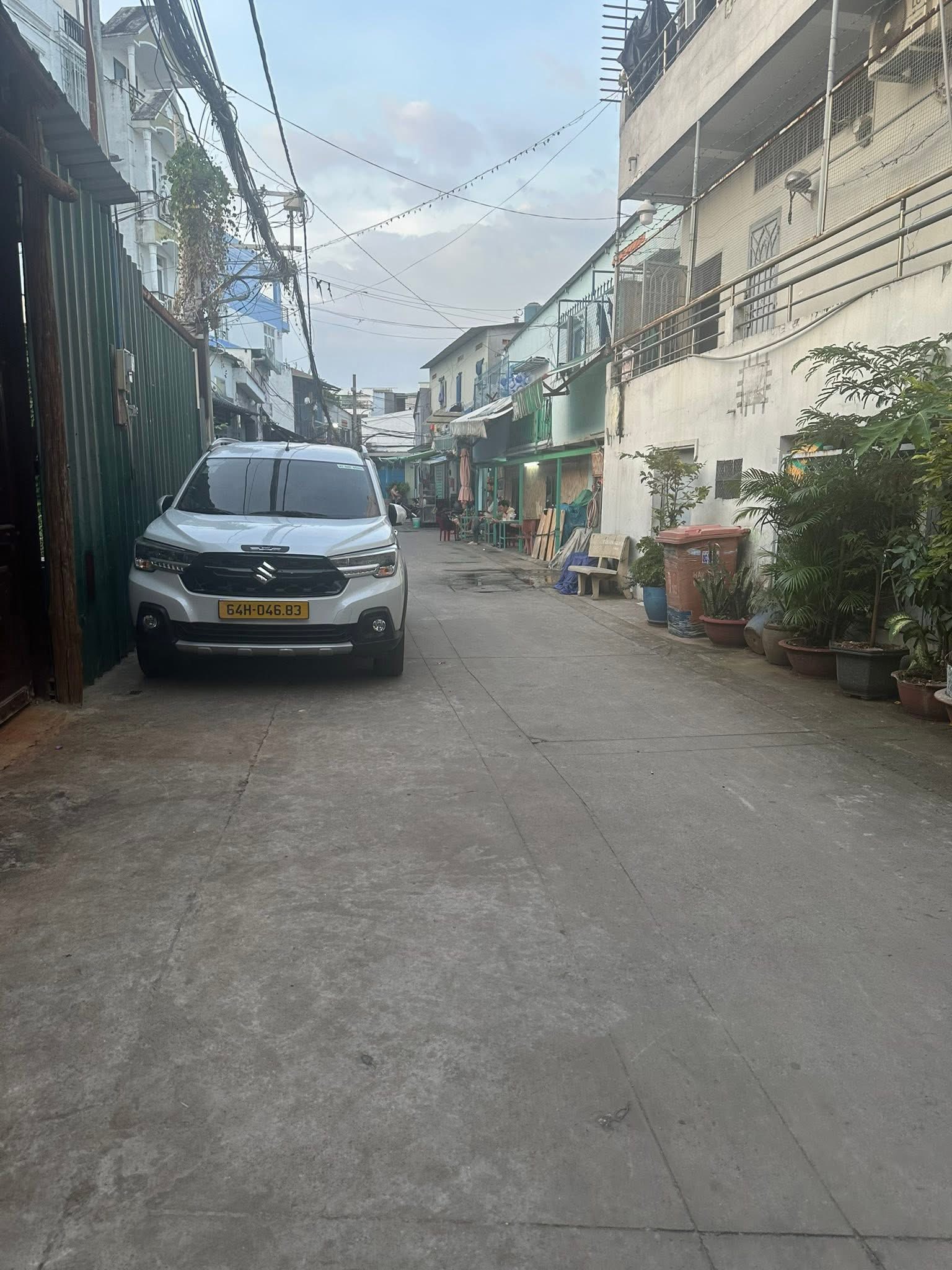 Nhà 4 tầng đẹp lung linh, hẻm xe hơi 6m, giá chỉ 5.2 tỷ