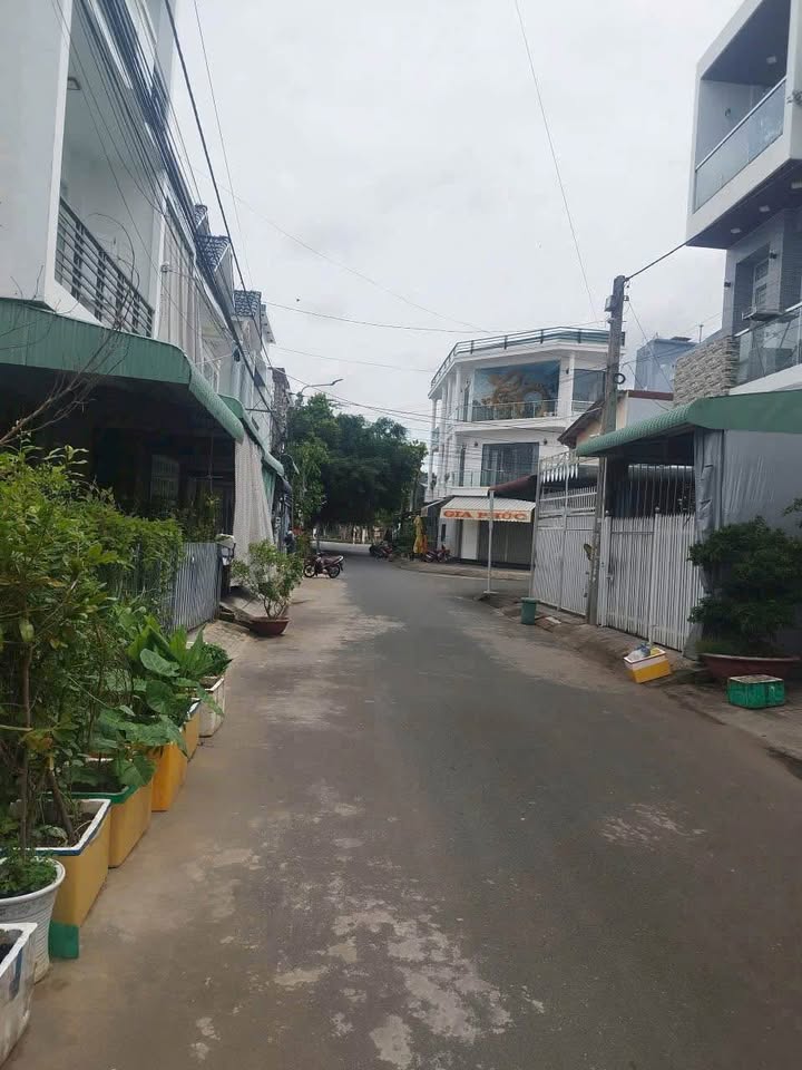 Bán nền đất tại đường số 8, Bình Khánh, Châu Đốc, gần trường học