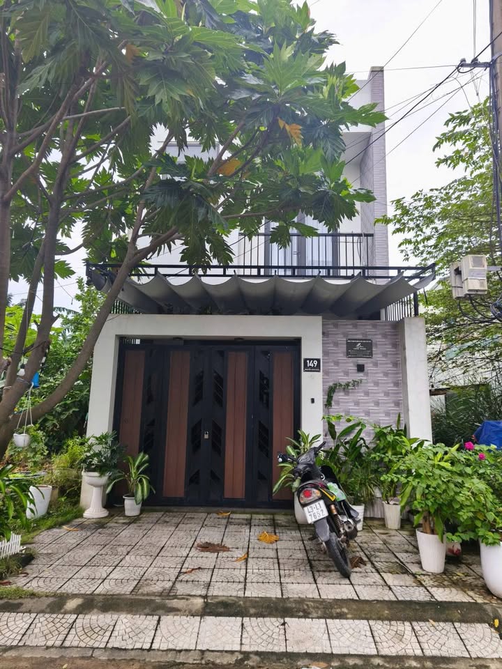 Nhà 2 tầng 2 mê siêu xinh, xây tâm huyết, giá mềm xíu ở Đà Nẵng