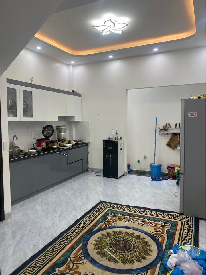 Chính chủ bán gấp nhà 3 tầng hướng đông nam, trung tâm ngã 5 Kiến An, Hải Phòng