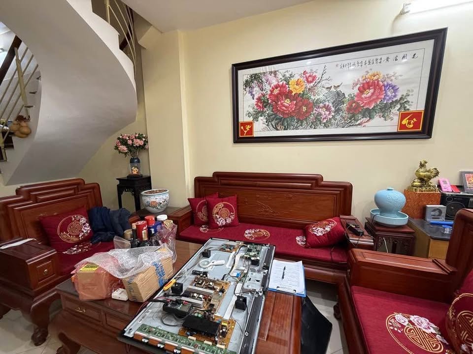 Bán nhà dân xây tại trung tâm phường Việt Hưng, Ngô Gia Tự, diện tích 51m2, tặng nội thất xịn