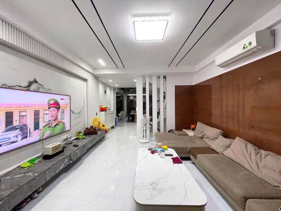 Nhà phân lô Văn Cao - Kiến An 90m2, 4 tầng, gara ô tô, sẵn sàng đón chủ nhân mới