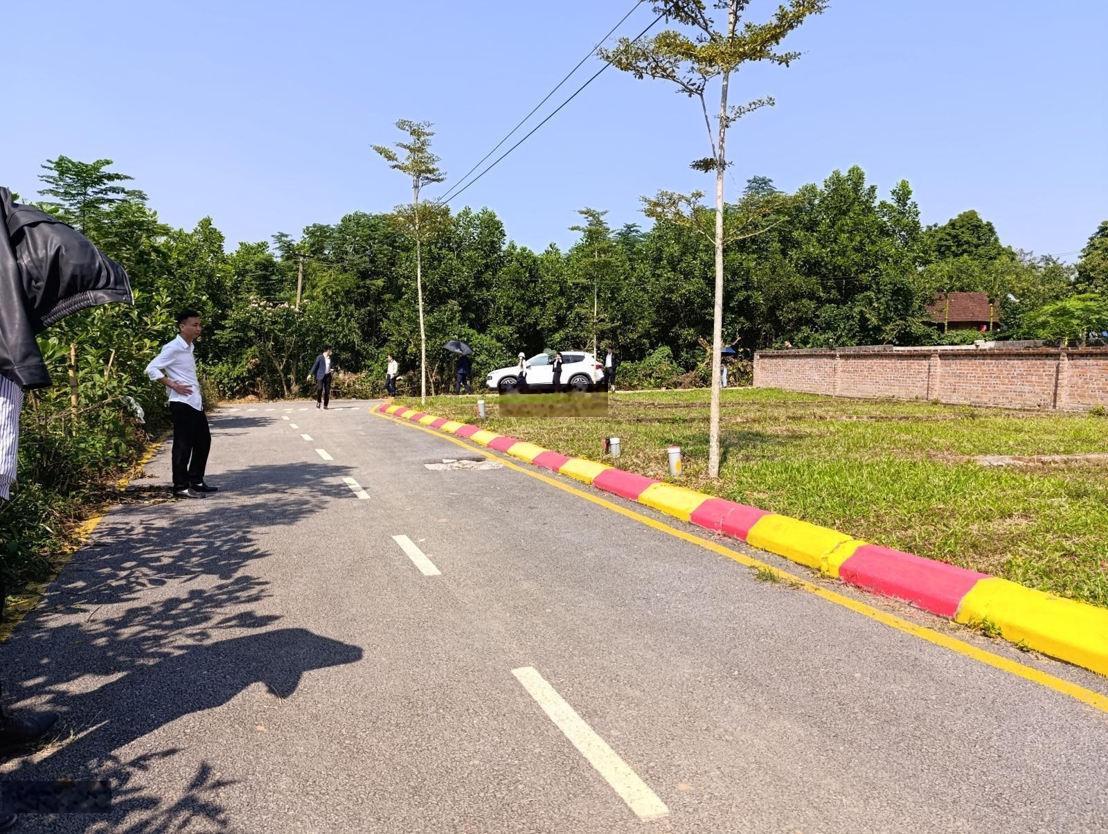 Chỉ 7 triệu/m2 sở hữu ngay lô đất Vip Lạc Thủy - Hoà Bình, 100m2 full thổ cư, lô góc, sát Quốc lộ !