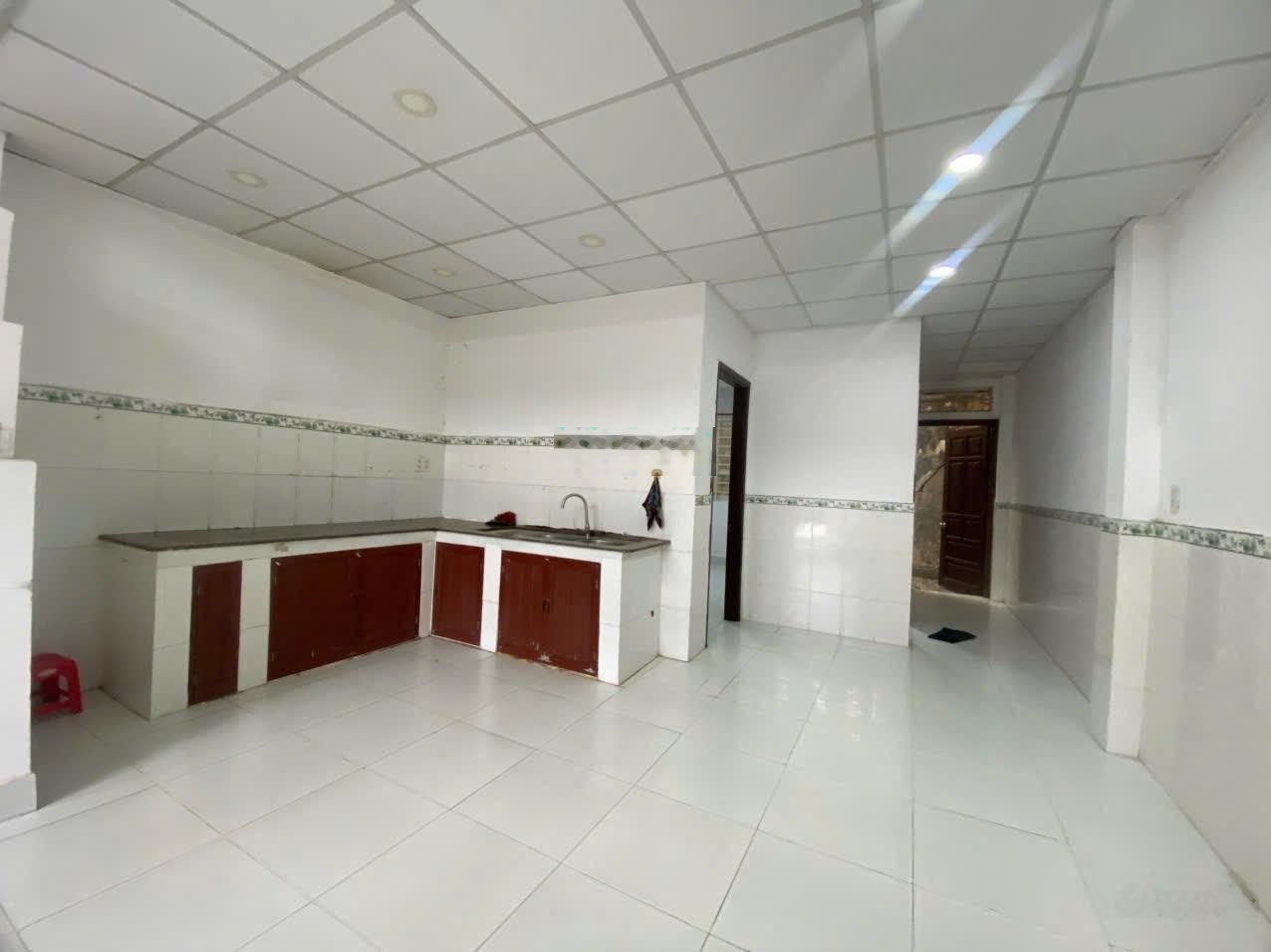 Cho thuê nhà nguyên căn Đường 8 Lò Lu, Long Trường Q.9 80m2 hẻm 6m 2PN đủ công năng oto vào nhà 6tr