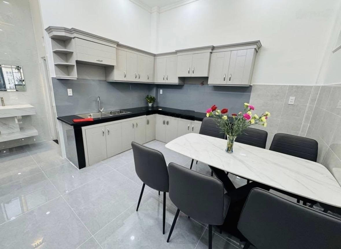 Sát vách cách Quận 1 5phút! Bán nhà đường Huỳnh Văn Bánh, Phú Nhuận. Giá 4,71tỷ/60,3m2(4,5x13,4m)