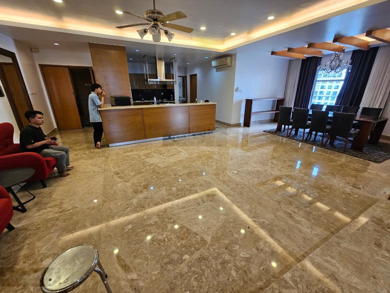 Bán căn hộ chung cư Đinh Bộ Lĩnh, 3,4 tỷ, 90m2,Tầng trệt, nhà mới tinh.