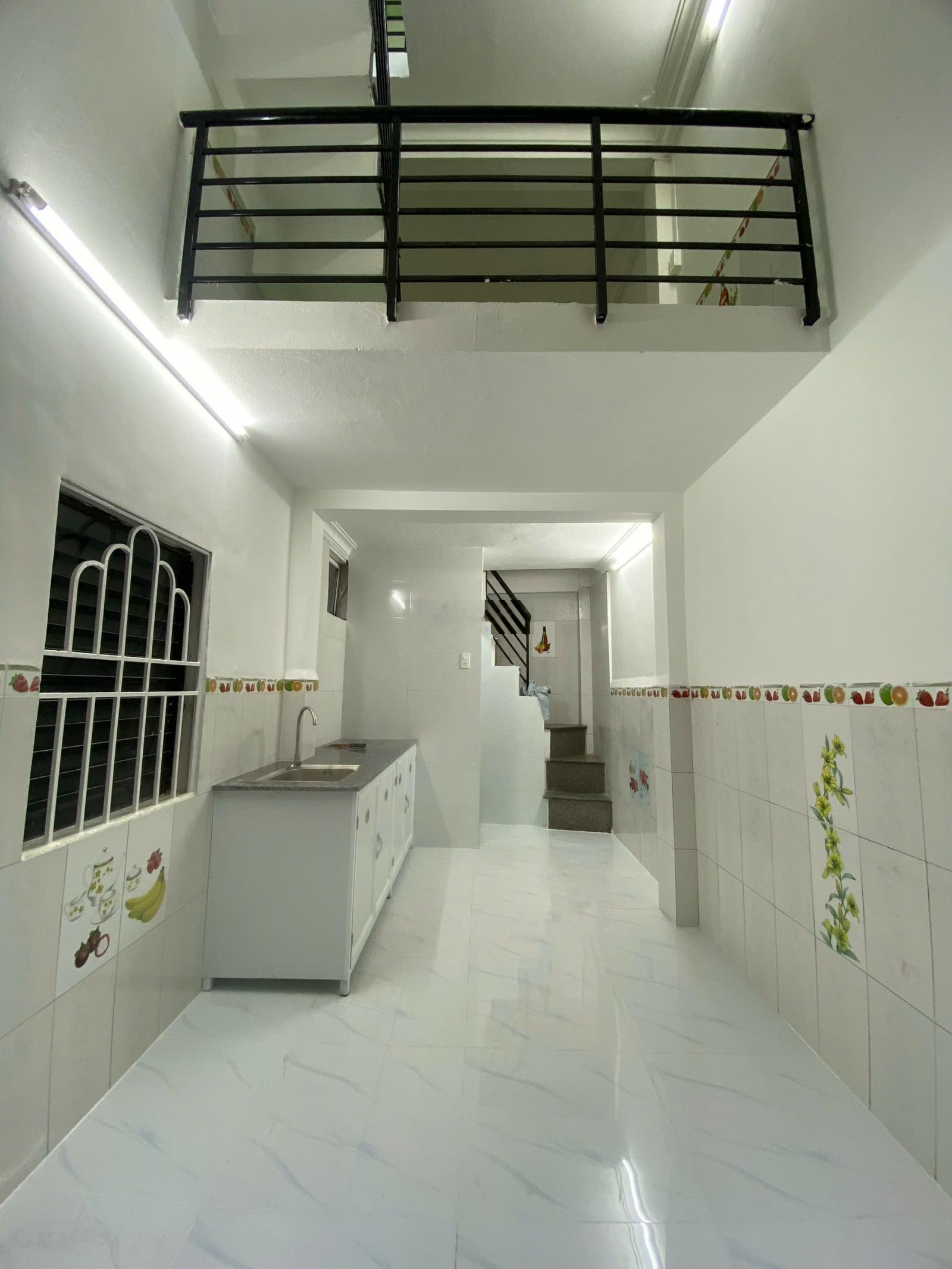 Bán nhà hơn 1tyxx ngay trung tâm Quy Nhơn , cách bệnh viện Hoà Bình vài bước chân.