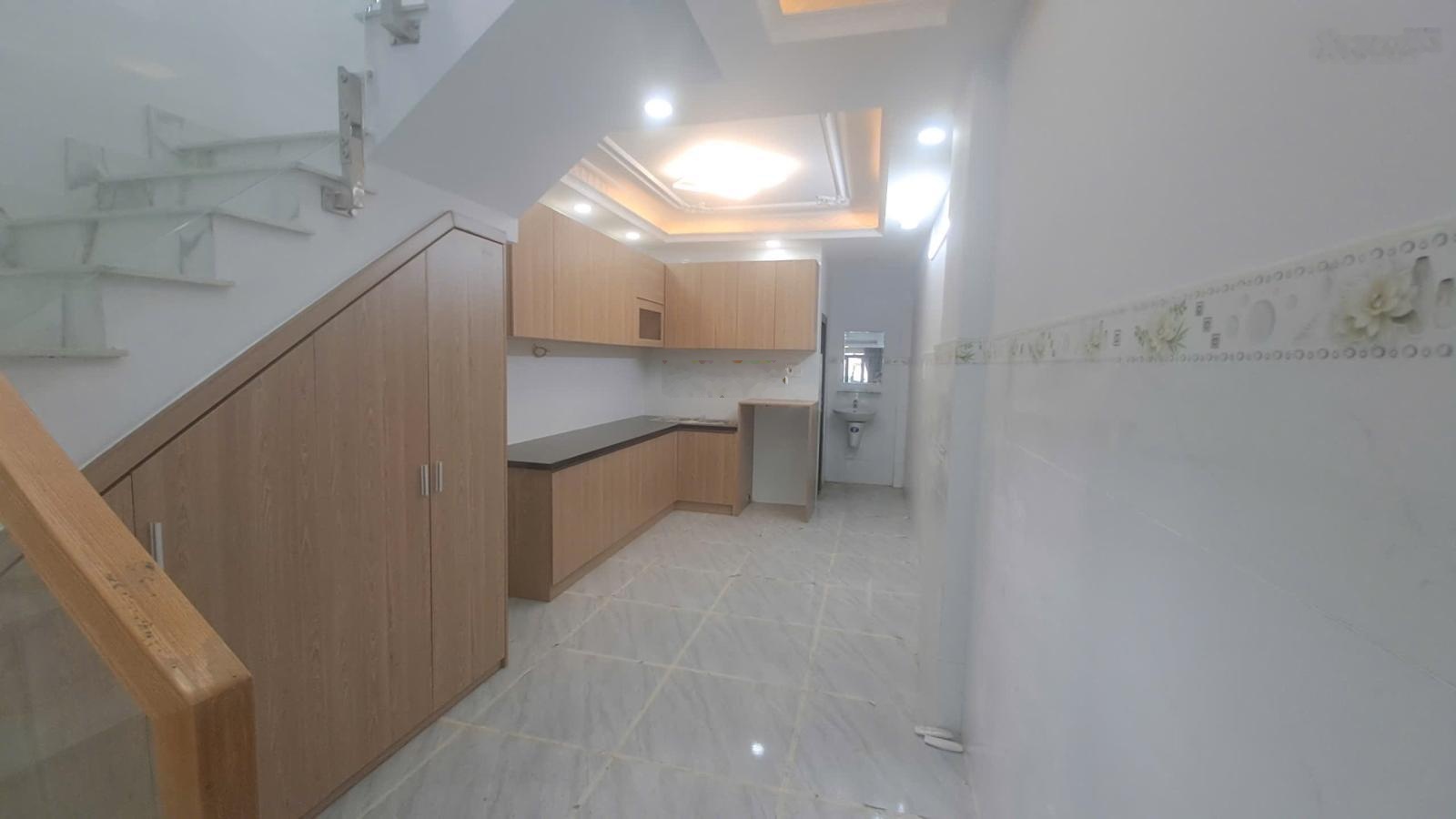 Cho thuê nhà đường 17 gần Trường Học Nguyễn Hữu Thọ Quận 7