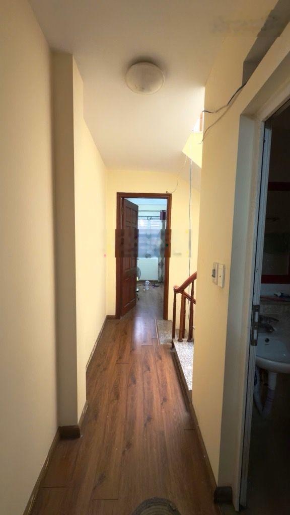 Chị Nhàn gửi bán căn nhà phố Thanh Bình, Hà Đông. Gia đình muốn chuyển công tác vào Đà Nẵng