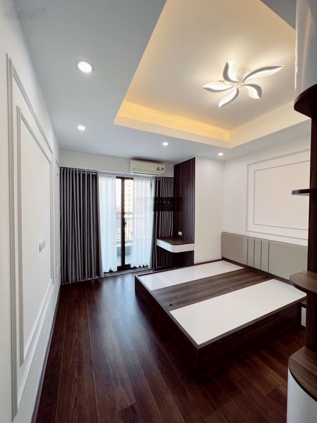 Bán căn hộ chung cư A1 Nguyễn Cơ Thạch Mỹ Đình. Diện tích: 97m2. Thiết kế: 4 ngủ 2 vệ sinh