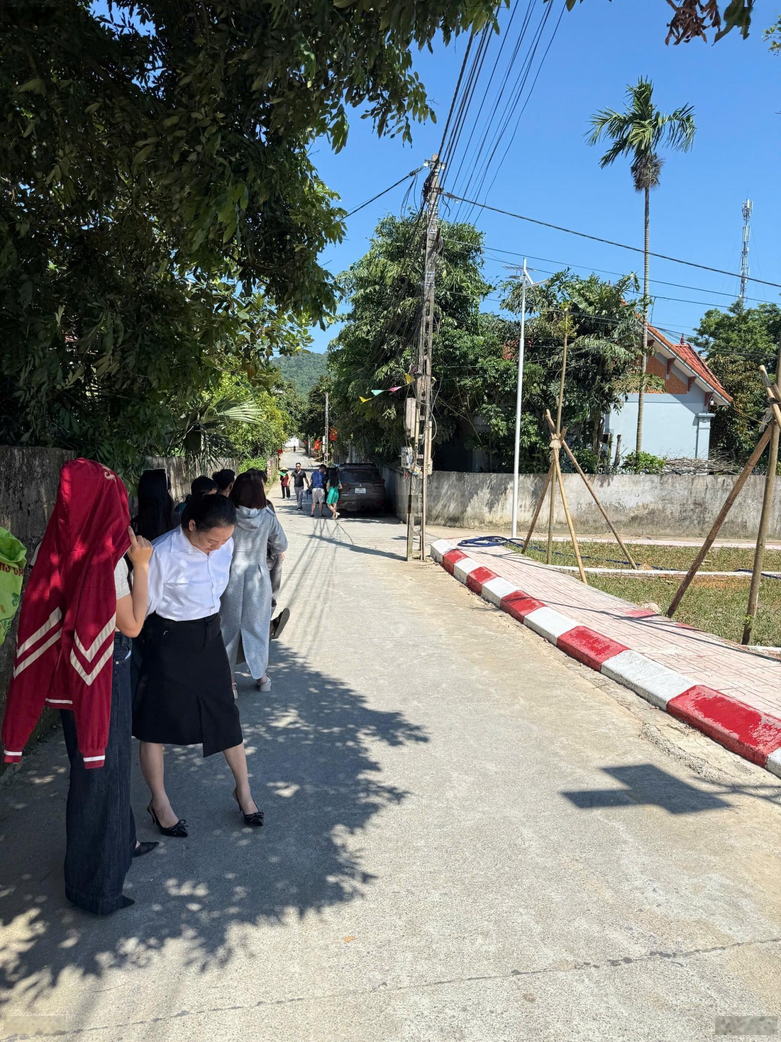 Bán nhanh lô góc 2 mặt đường, giá vốn chỉ nhỉnh 1 tỷ ngay chợ Cá, Chương Mỹ