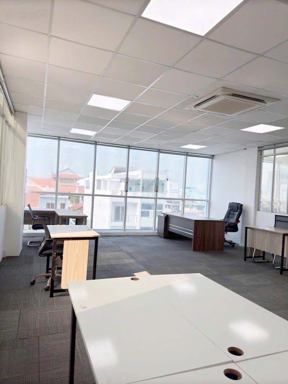 Văn phòng 50m2 đẹp không cần bàn cãi giá chỉ 7.5 triệu/th. Xem là chốt ngay tại Vũ Trọng Phụng