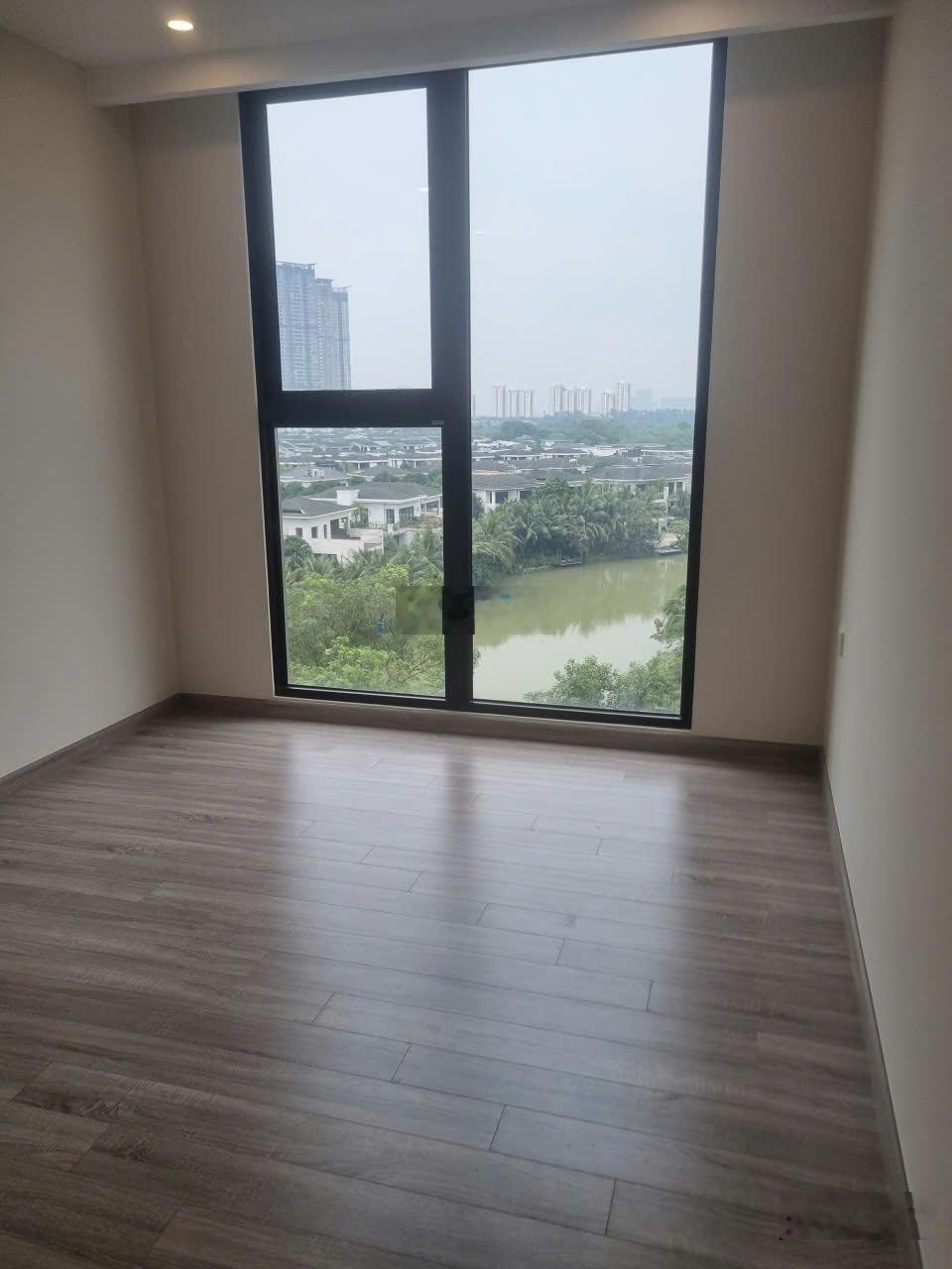 Chính chủ bán căn 2 ngủ 74m2 SF3 chung cư Sky forest dự án Ecopark đồ cơ bản giá 6.1 tỷ: 0916393862