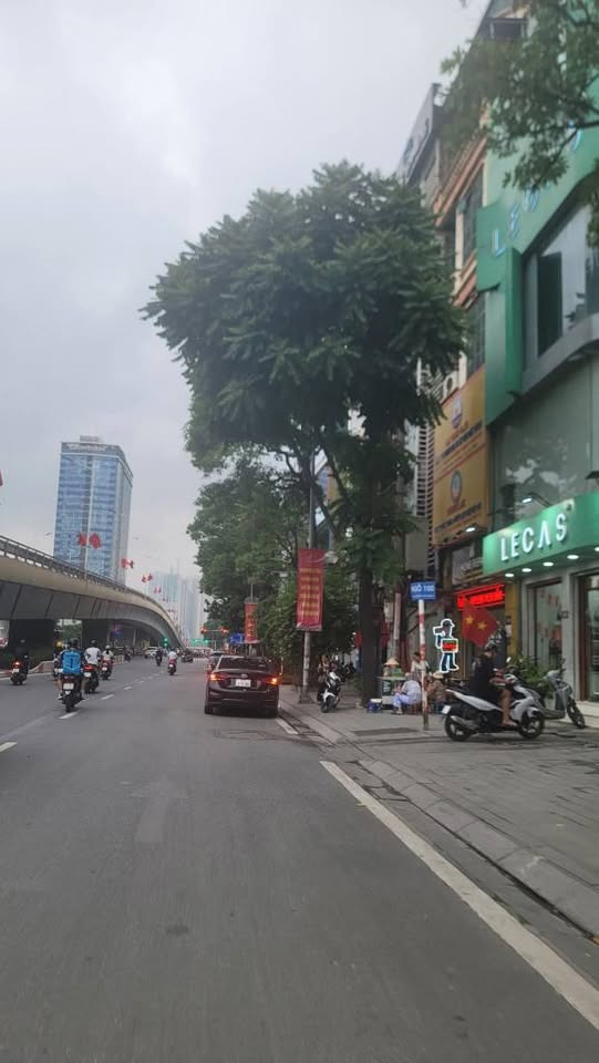 Nhà phân lô Nguyễn Chí Thanh - 76m2 - 6 tầng - ô tô đỗ cửa - kinh doanh đỉnh