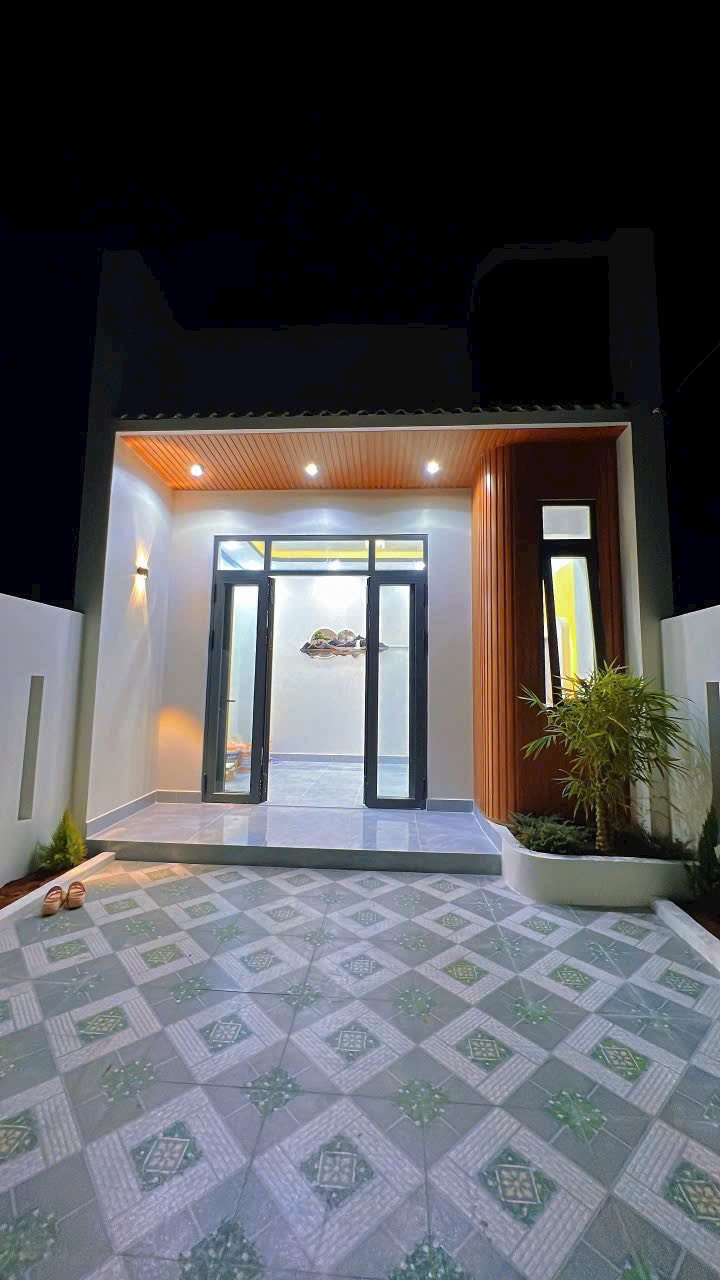 Nhà mới tinh, full nội thất, giá hời ở Bến Tre cũ