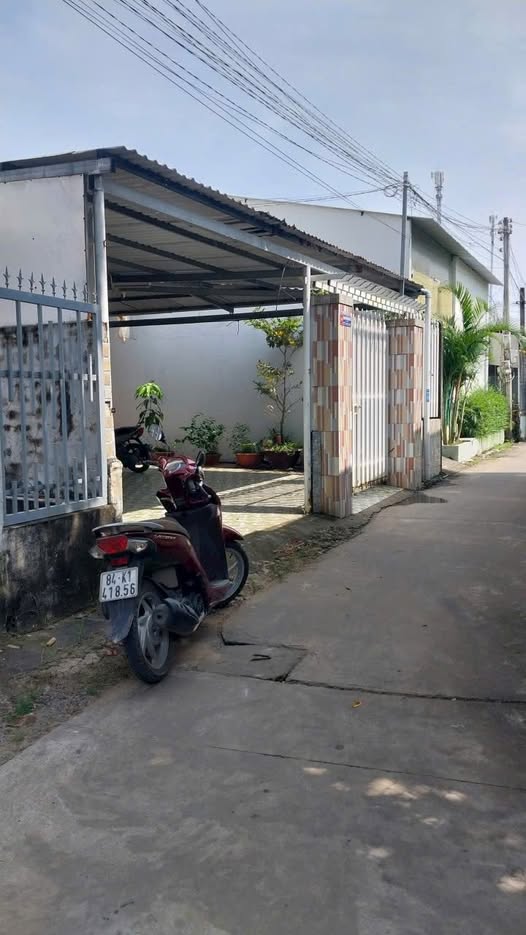 Bán nhà hẻm ô tô 202m2, nở hậu, 3 phòng ngủ tại Phường 7, Trà Vinh