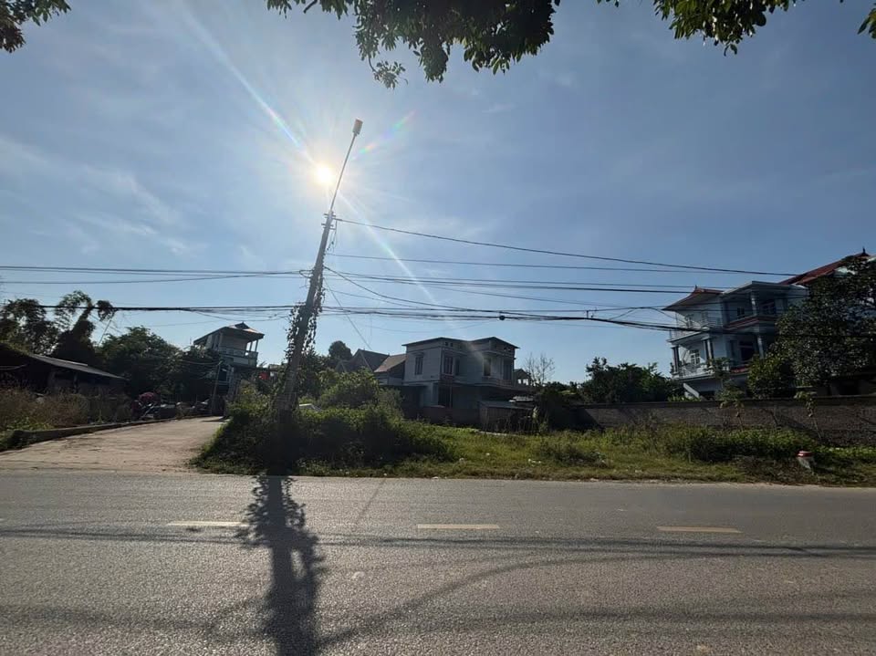 Bán đất góc 86,8m2 trục chính đường 310 Kim Long, Tam Dương