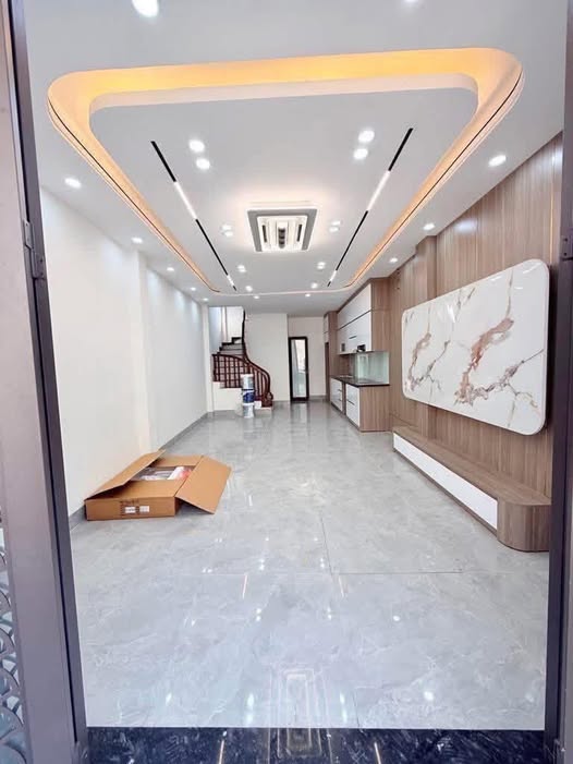 Nhà 5 tầng Tôn Đức Thắng, Đống Đa ở ngay, ngõ thoáng, giá siêu yêu