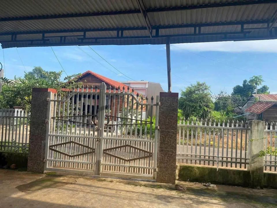 Nhà Hòa An, 10mx62m, thổ cư 100m², giá 2,4 tỷ, đất vàng Đắk Lắk