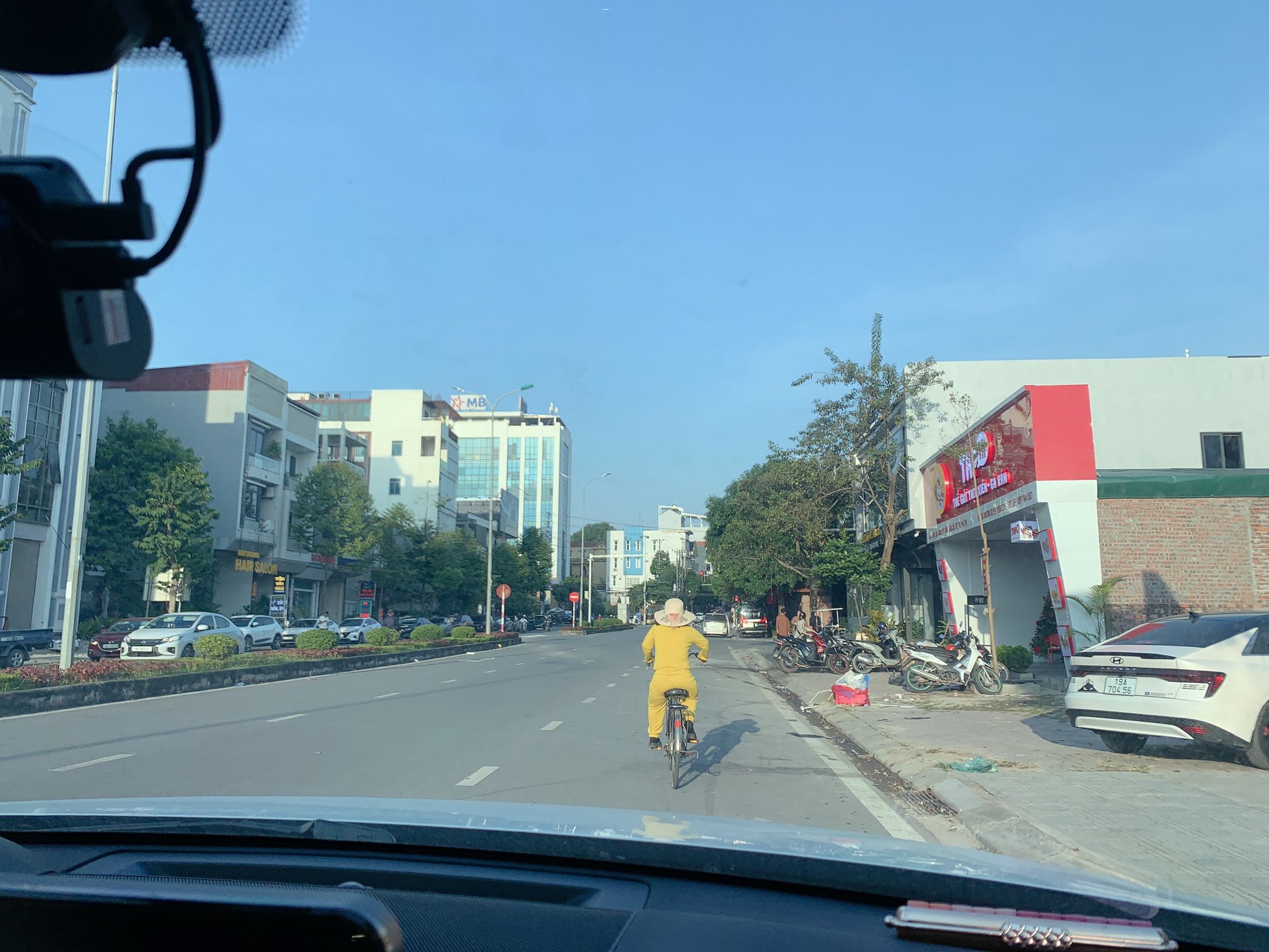 Bán đất trục chính Đồng Láng Cầu, Việt Trì, Phú Thọ, diện tích 225m2, mặt tiền 10m