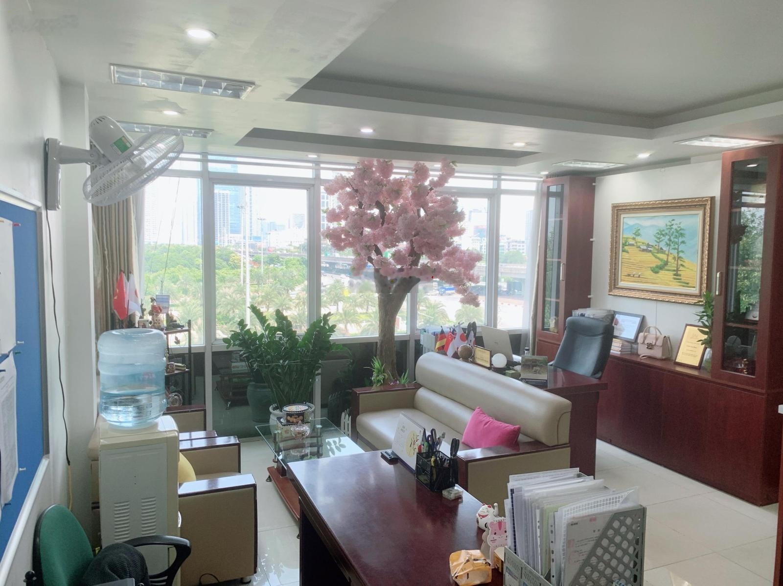 Cho thuê văn phòng Khuất Duy Tiến, diện tích 30 m2, phòng vuông vắn thoáng đẹp