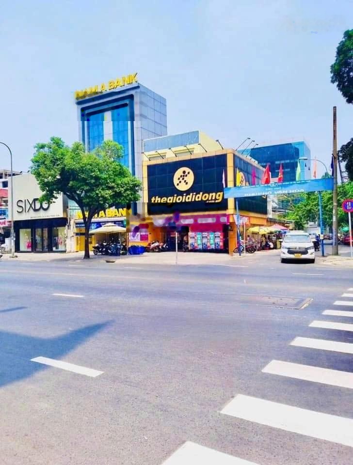 Khan hiếm! Bán khuôn đất lớn đường Cộng Hòa mặt tiền rộng 30m, xd cao 2 hầm 12 tầng, giá 210tr/m2