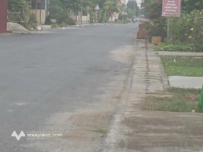 Chính chủ em cần tiền muốn bán nhanh lô đất mặt trục chính đường huyện