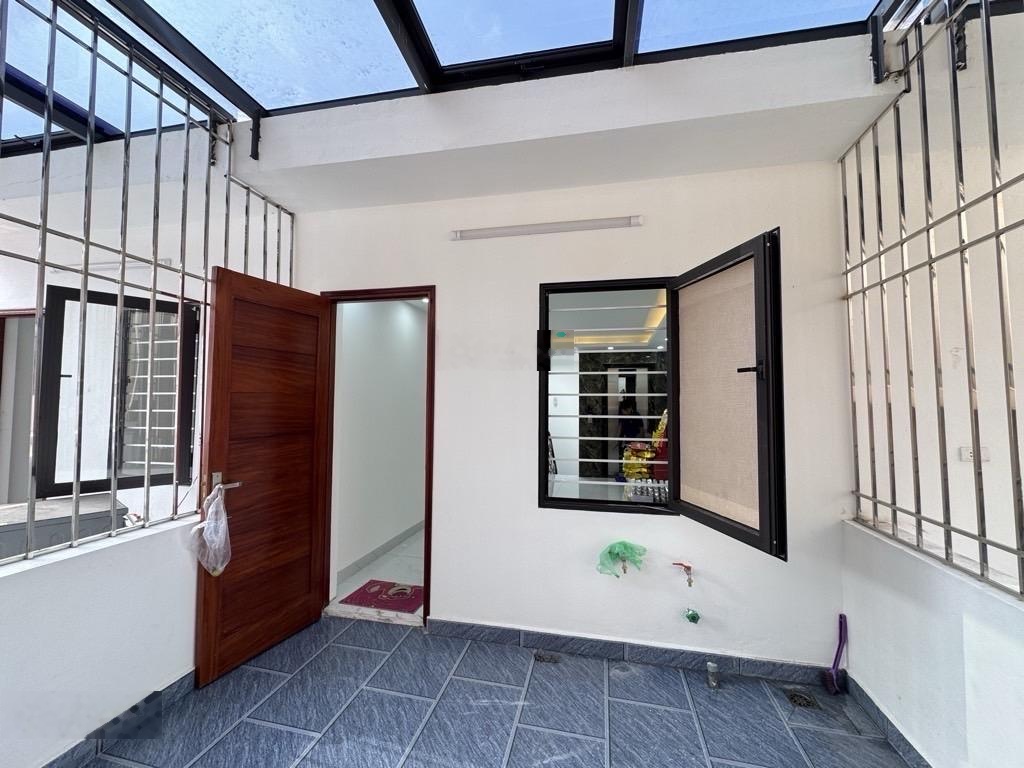 Nhà đẹp - 5 tầng - 50m2 - hơn 8 tỷ - full nội thất - ngõ thông - 2 mặt thoáng trước sau