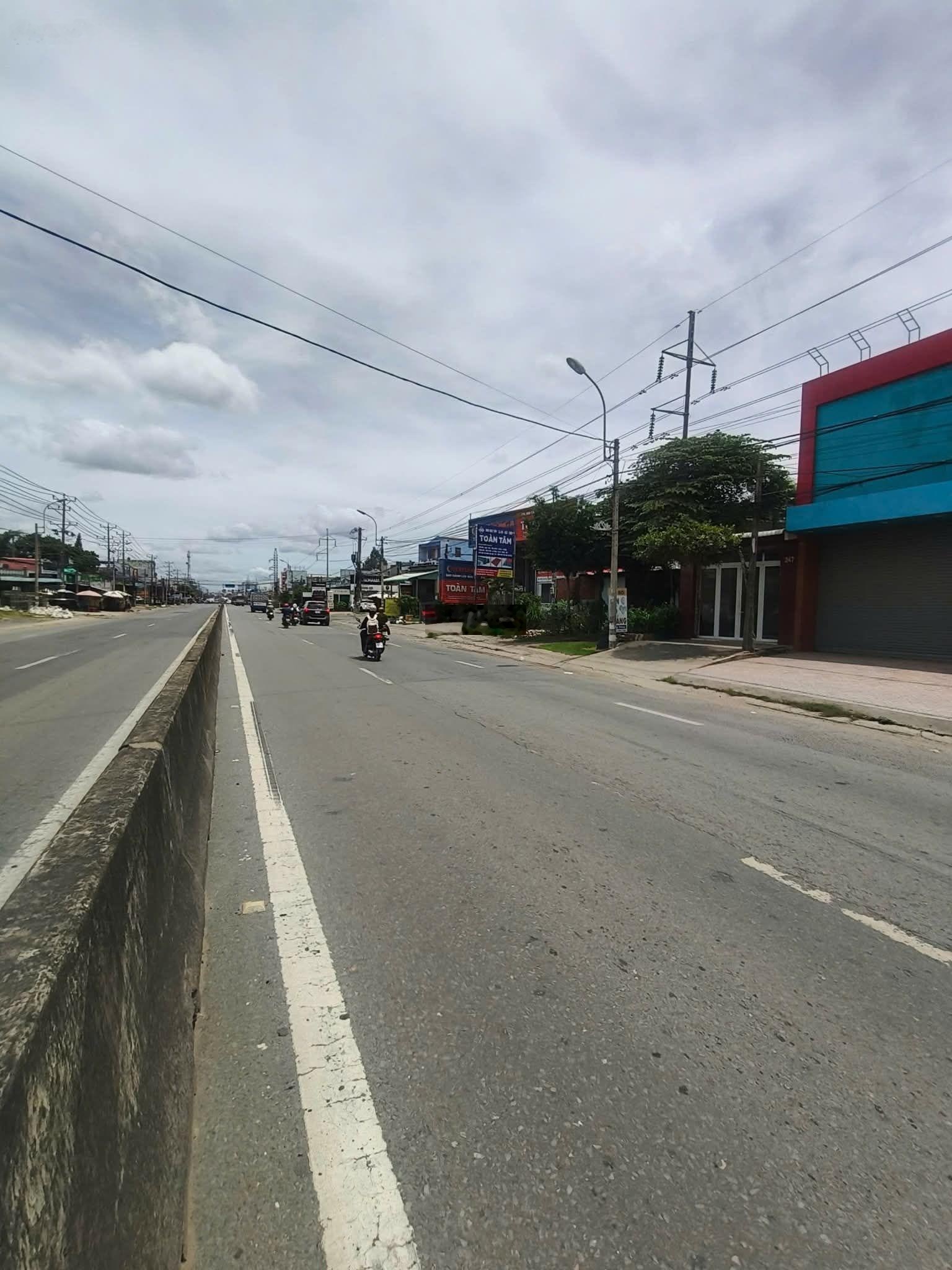 891m2 mặt tiền quốc lộ 1a - thị trấn bến lức giá 15ty900