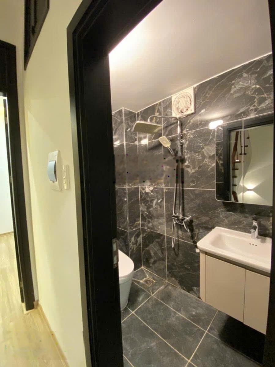 Rẻ nhất Hoàng Đạo Thành, 35m2, 5 tầng, gần mặt phố, ngõ thông giá 6,5 tỷ