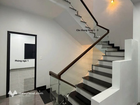 Nhà xây mới hoàn toàn, chỉ cần mang vali đến là có thể dọn vào ở ngay