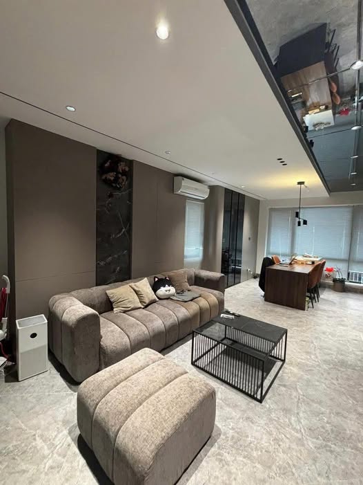 Nhà Phố Trạm lô góc 6 tầng thang máy, gara ô tô, nở hậu, diện tích 49m2, giá 12.2 tỷ