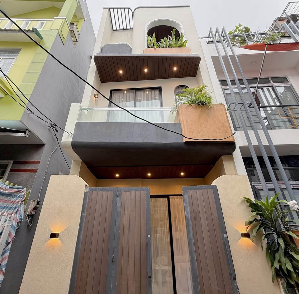 Chính chủ bán gấp nhà đẹp trung tâm Thanh Khê, Đà Nẵng - cách biển 80m, thu nhập 22 triệu/tháng