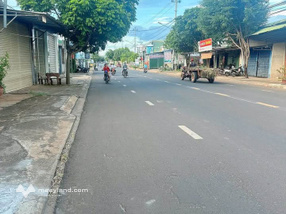 Nhà mặt tiền kinh doanh đường Y Wang - đón lộc đông tươi mát