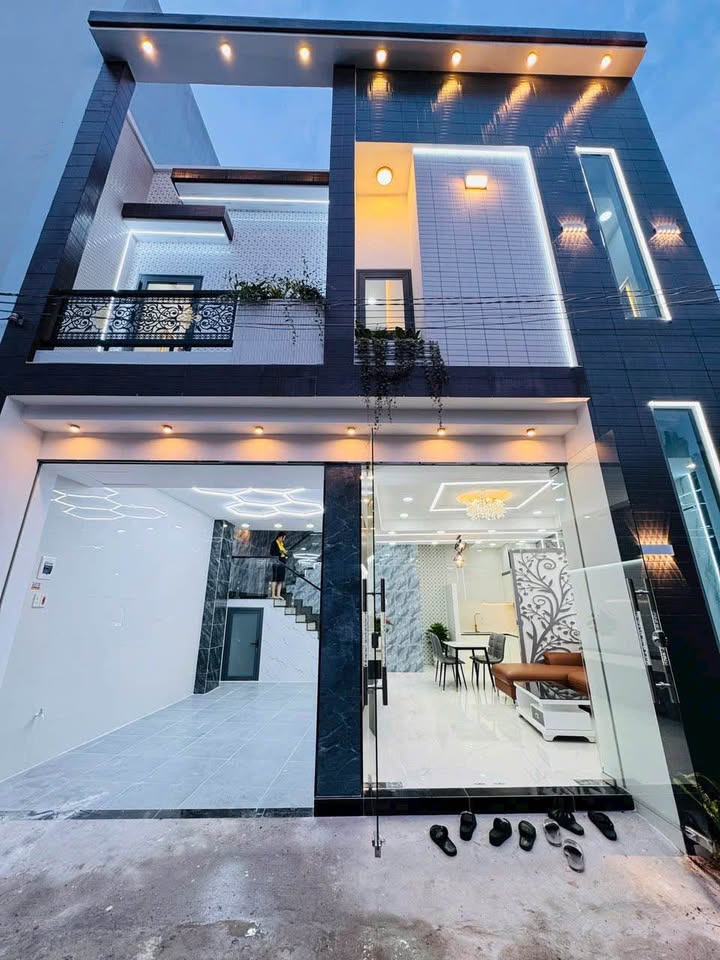 Siêu phẩm nhà 2 tầng mới hoàn thiện, tọa lạc tại vị trí đắc địa trung tâm thành phố Mỹ Tho