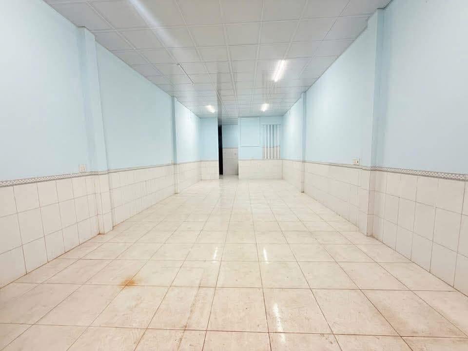 Cho thuê nhà mặt tiền Nguyễn Văn Linh, Cần Thơ - Vị trí đắc địa, kinh doanh sầm uất