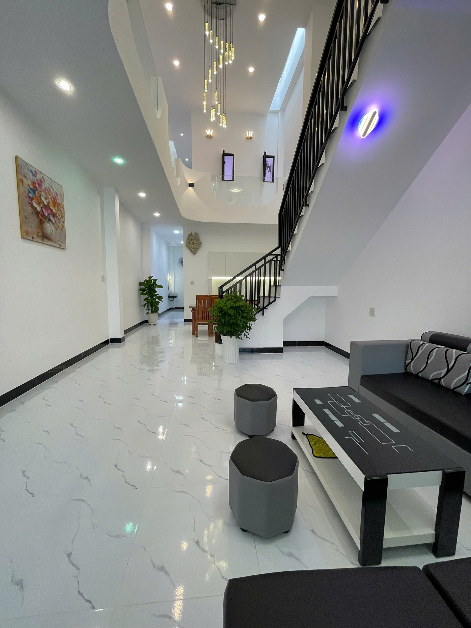 Bán nhà 3 tầng trung tâm Tuy Hòa, 101m2, 3,79 tỷ