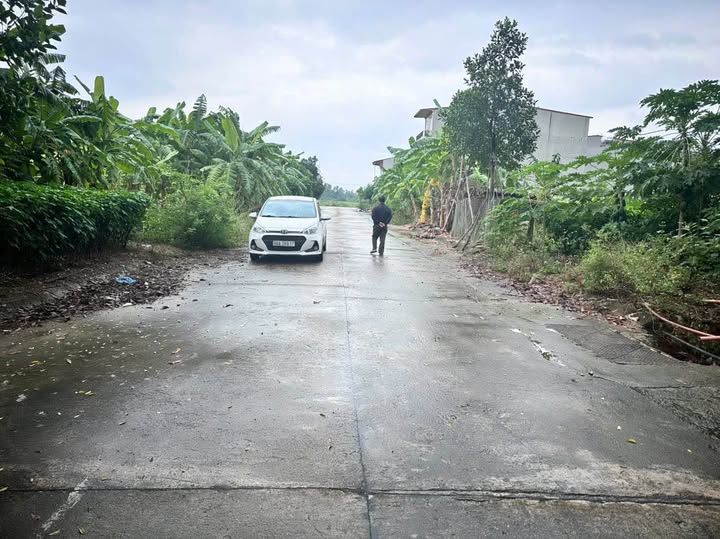 Đất Vĩnh Yên view vườn hoa, dân cư đông đúc, giá iu thương