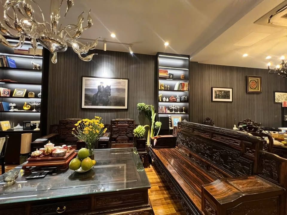 Nhà mặt phố An Dương Vương, Tây Hồ, 6 tầng thang máy, full nội thất sang trọng 24 tỷ