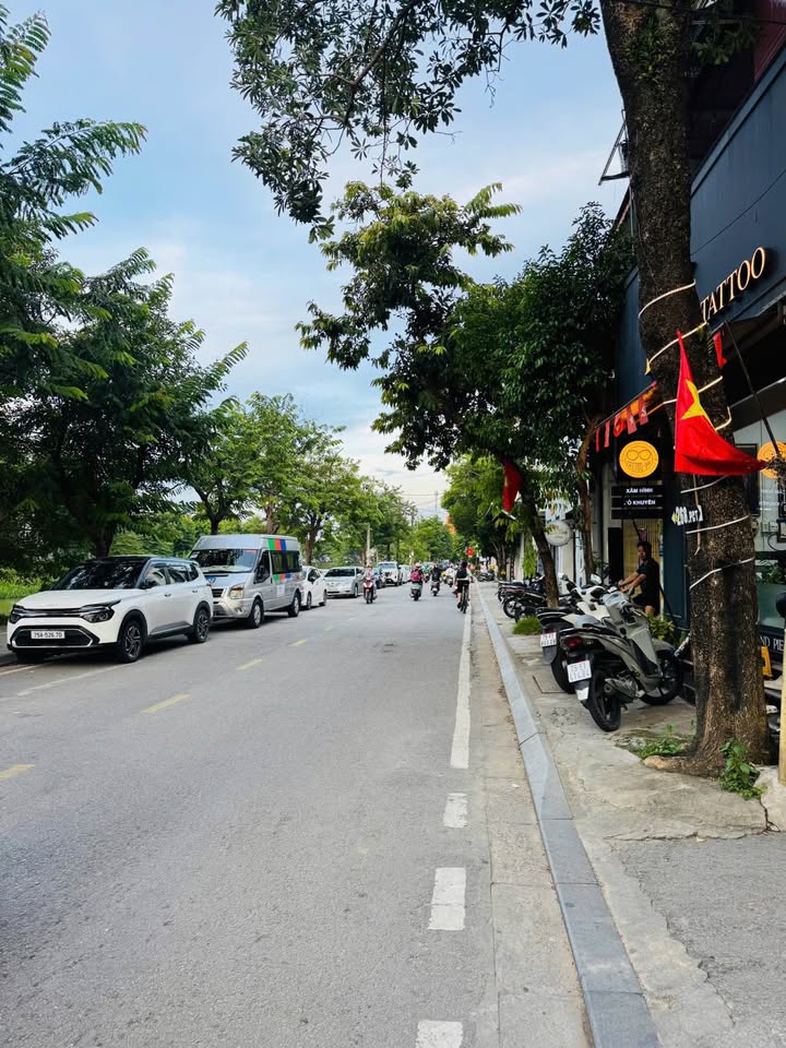 Nhà 3 tầng kiệt 266 Phan Chu Trinh, Huế, 70m2, 3 phòng ngủ, 2,859 tỷ