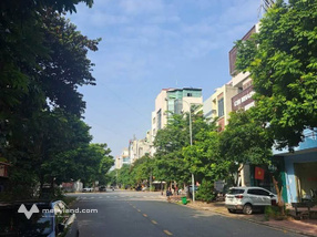 Nhà xinh 3 tầng 1 tum, 90m2, mặt tiền 5m, Bắc Ninh, xách vali vào ở ngay