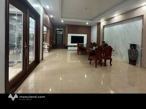 Bán biệt thự góc 4,5 tầng, 600m2 xây dựng, 210m2 đất tại khu đô thị Thống Nhất, Nam Định