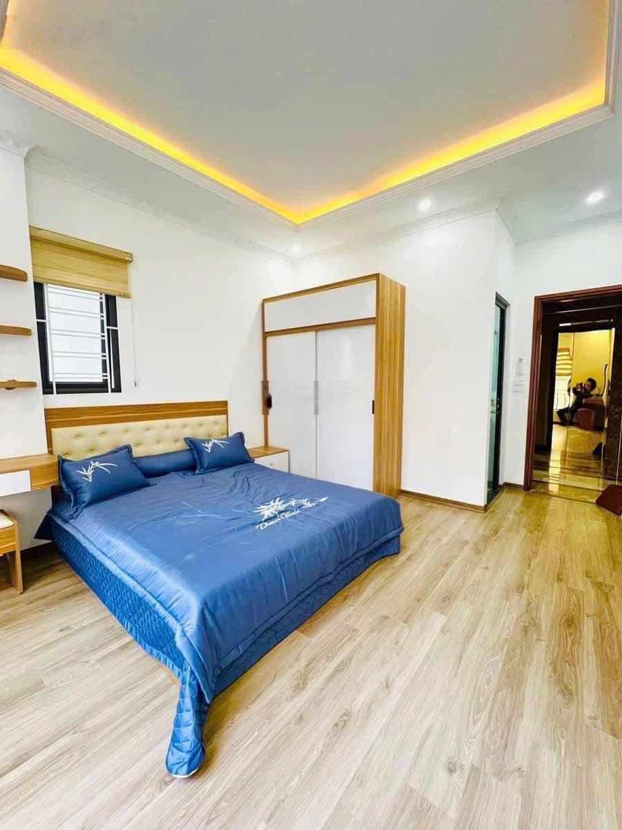 Chính chủ gửi bán nhà 5 tầng 52m2 thang máy phố Ngô Thì Nhậm, Hà Đông sát ô tô tránh - chỉ hơn 7 tỷ