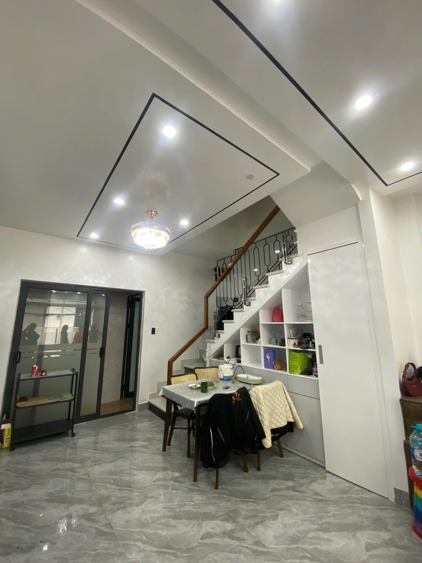 Chính chủ gửi bán nhà mới tại Văn Cao thông Lạch Tray - Ngõ rộng ô tô 4 chỗ đỗ cửa. 45m2 x 4 tầng